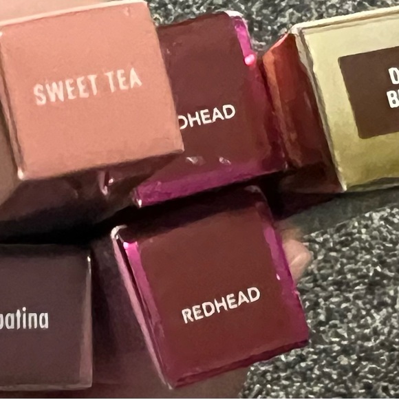 Assorted Makeup Collection - Picture 11 of 13